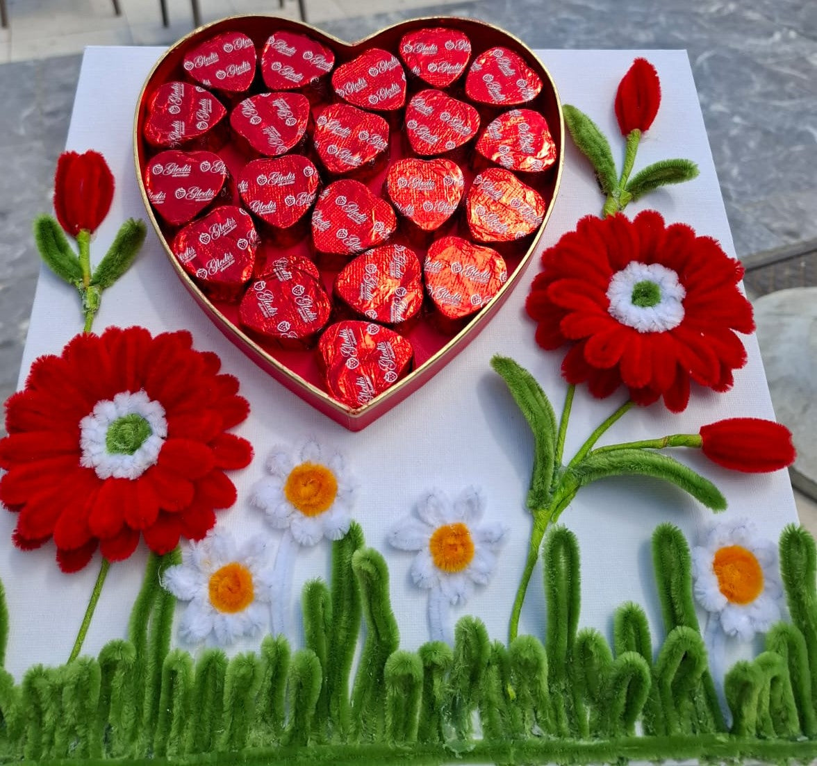 "Handmade Floral Chocolate Gift Box – Sweet & Beautiful"